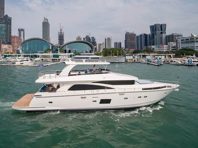JOHNSON 80' FLYBRIDGE W/HYDRAULIC PLATFORM