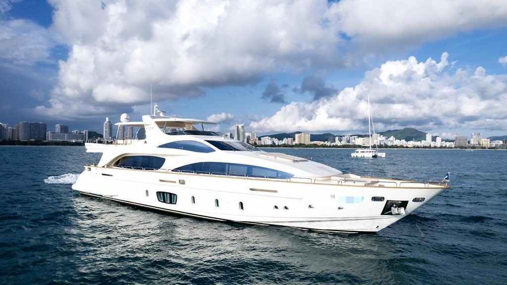 AZIMUT 105