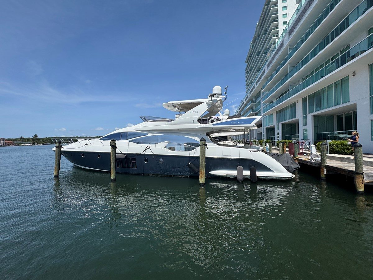 Yacht