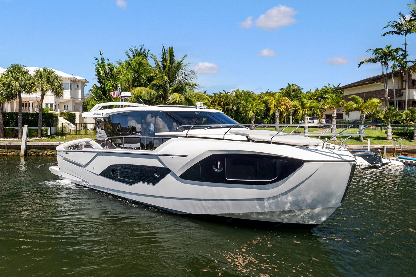 Yacht