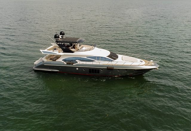 AZIMUT 70 FLYBRIDGE