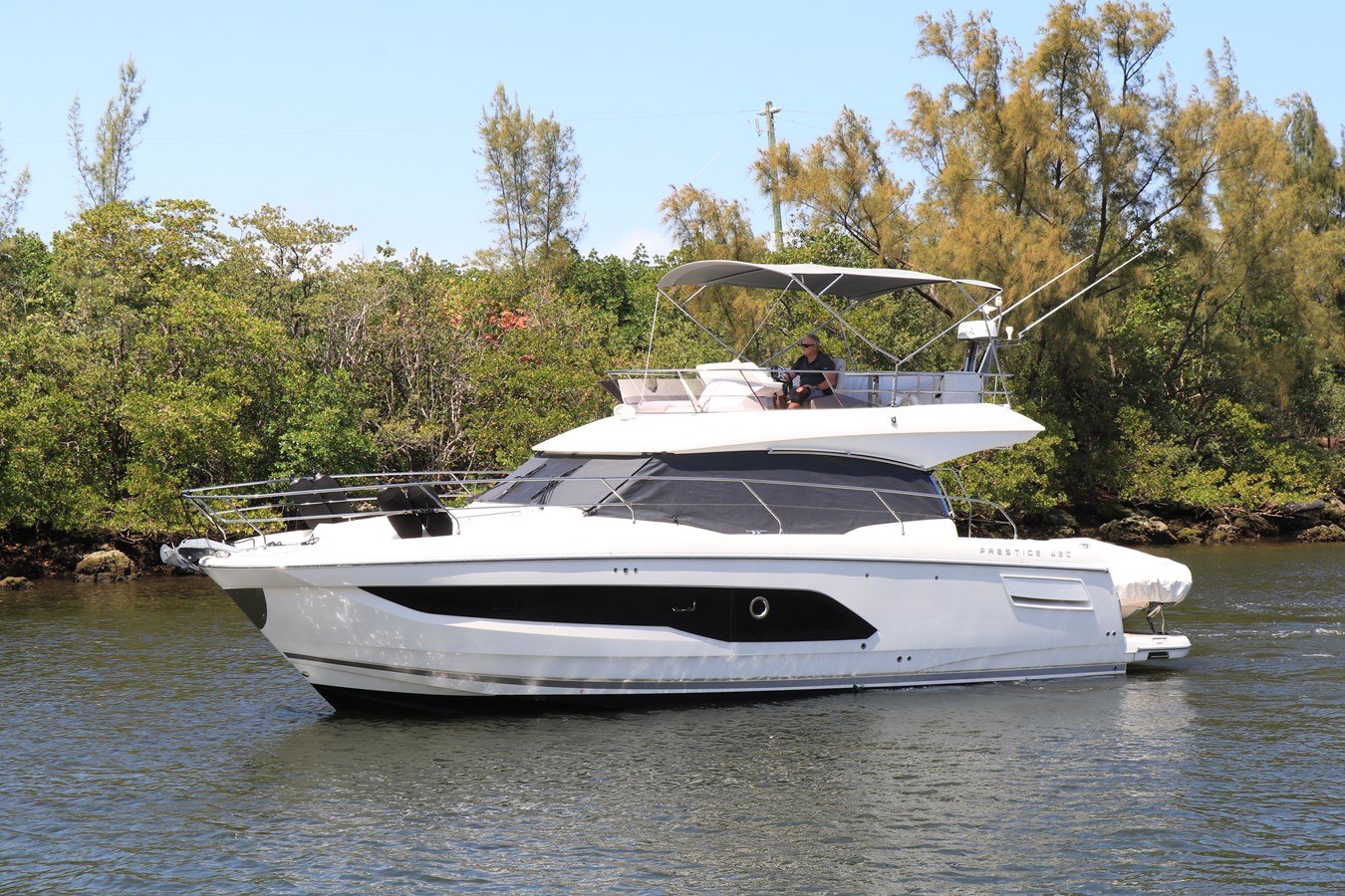 PRESTIGE 420 Fly
