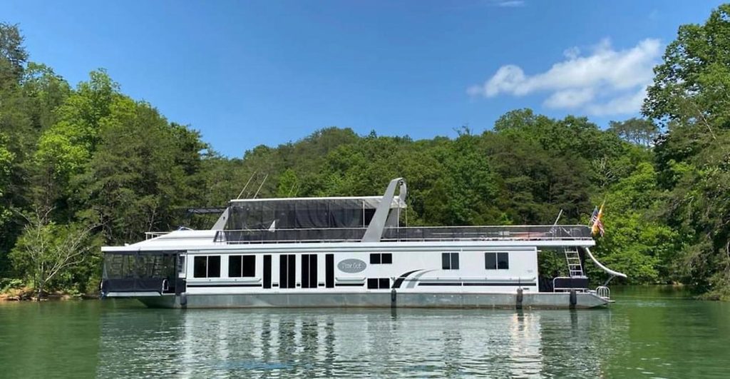 2005 HORIZON 18X88 HOUSEBOAT