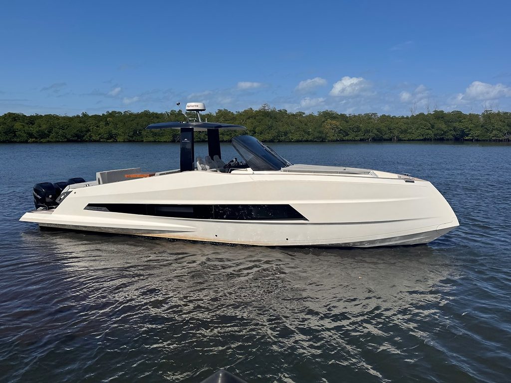 Yacht