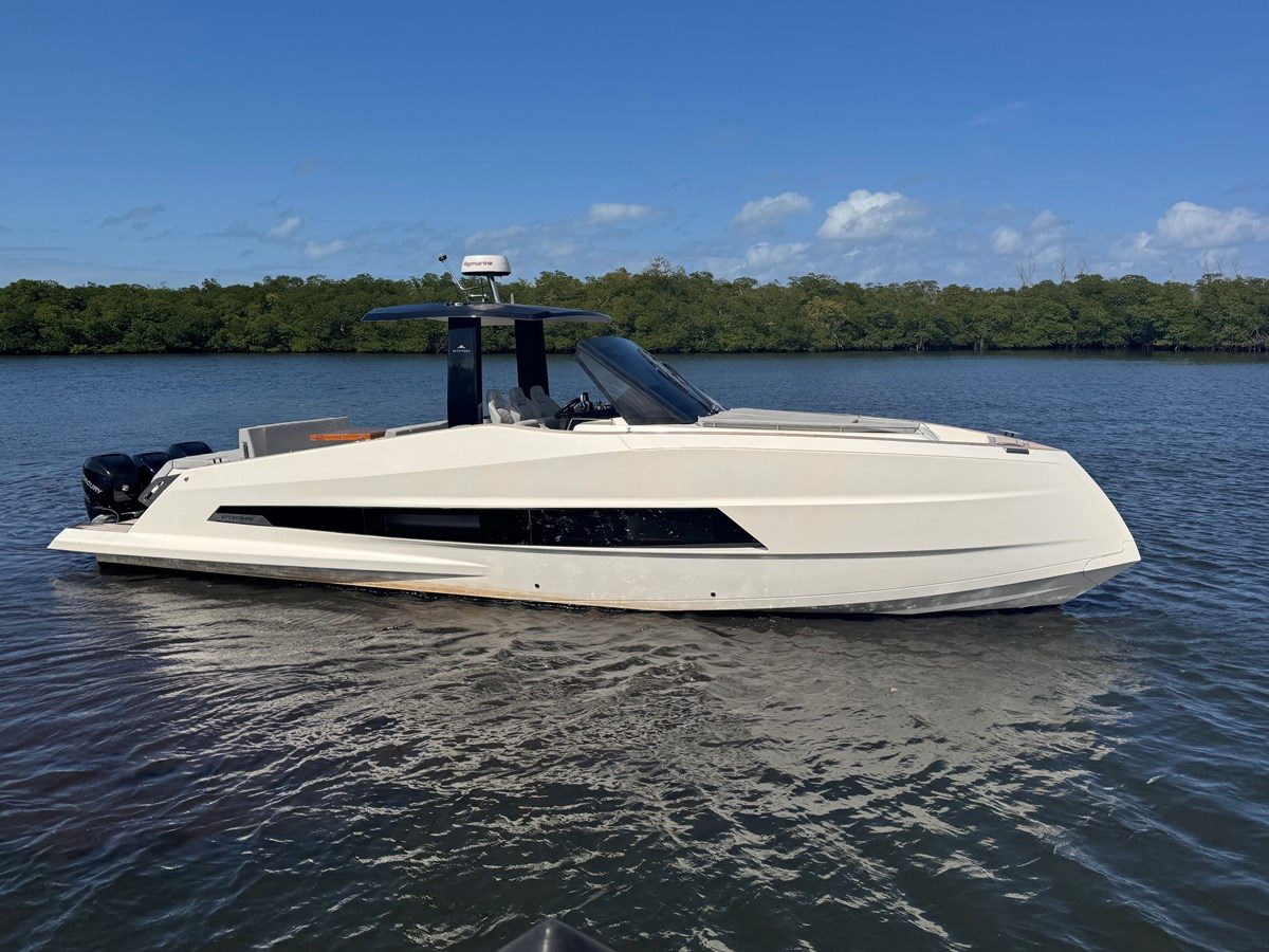 Yacht