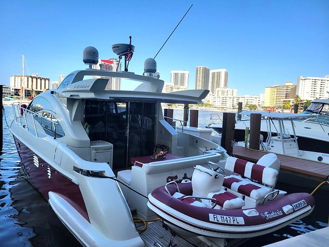 2009 AZIMUT 43S