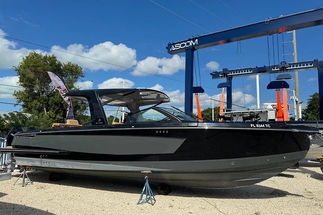 Yacht