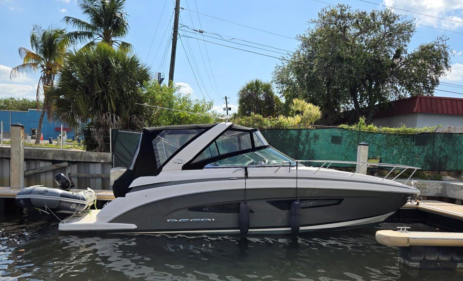 2017 REGAL 32 EXPRESS