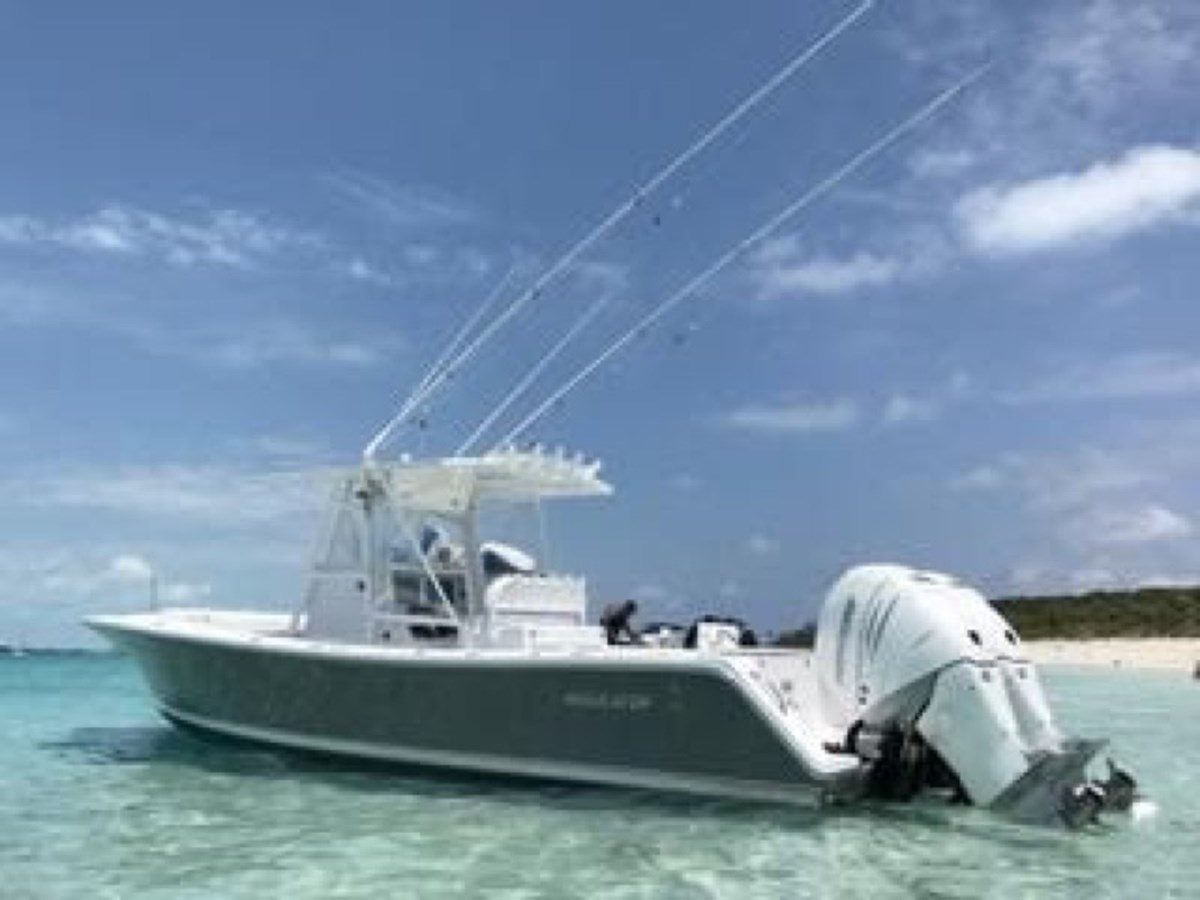 2003 REGULATOR 32 CENTER CONSOLE