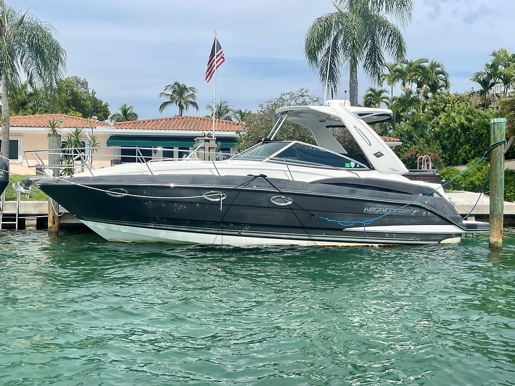 Yacht
