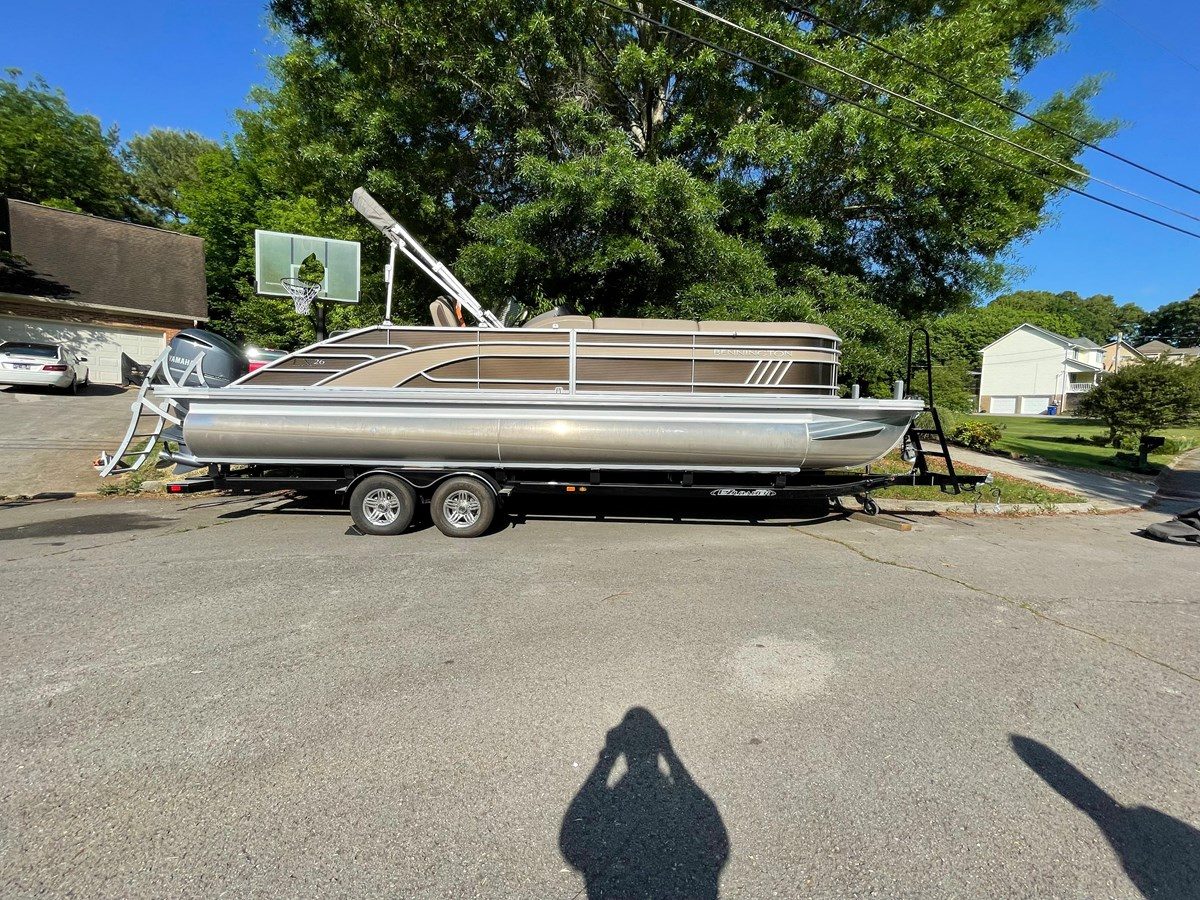 26' BENNINGTON 26 LX