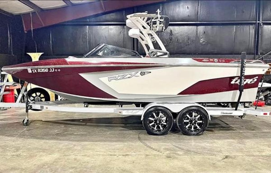 Yacht
