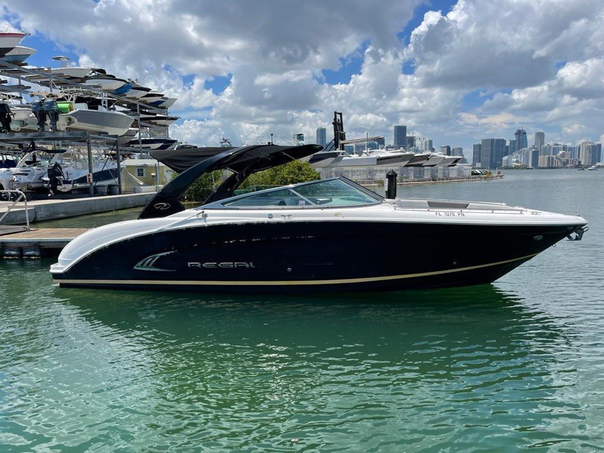 2013 REGAL 3200 BOWRIDER