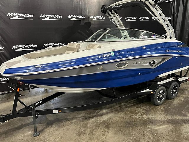 2019 CROWNLINE E255 SURF