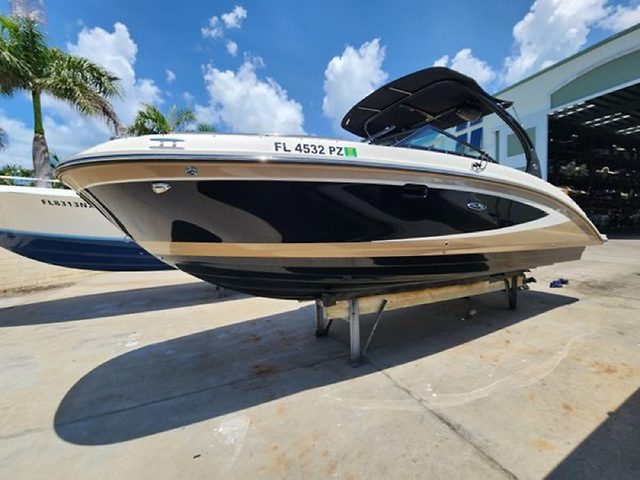 2015 SEA RAY 270 SUNDECK
