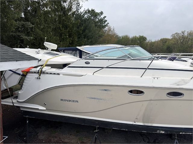 41' RINKER 2006 390 HARD TOP