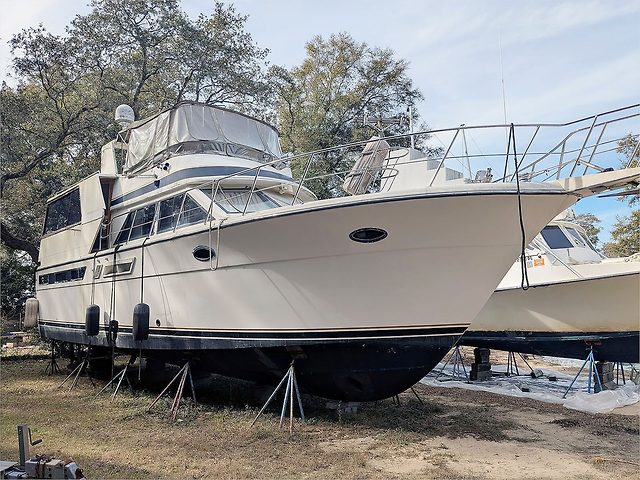 48' CALIFORNIAN 1989 4806 AFT CABIN