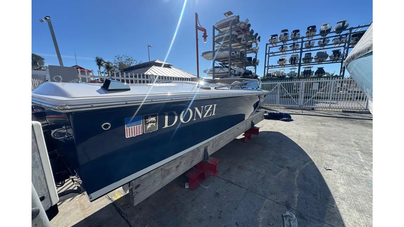 2002 DONZI 22 CLASSIC