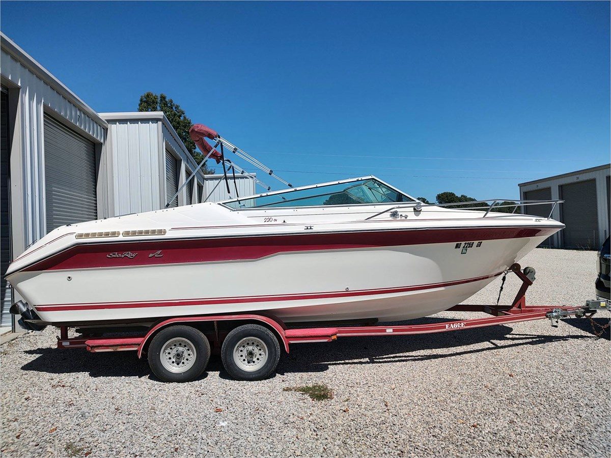 1989 SEA RAY 220 OVERNIGHTER