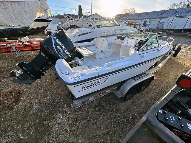 20' BOSTON WHALER 1999 VENTURA