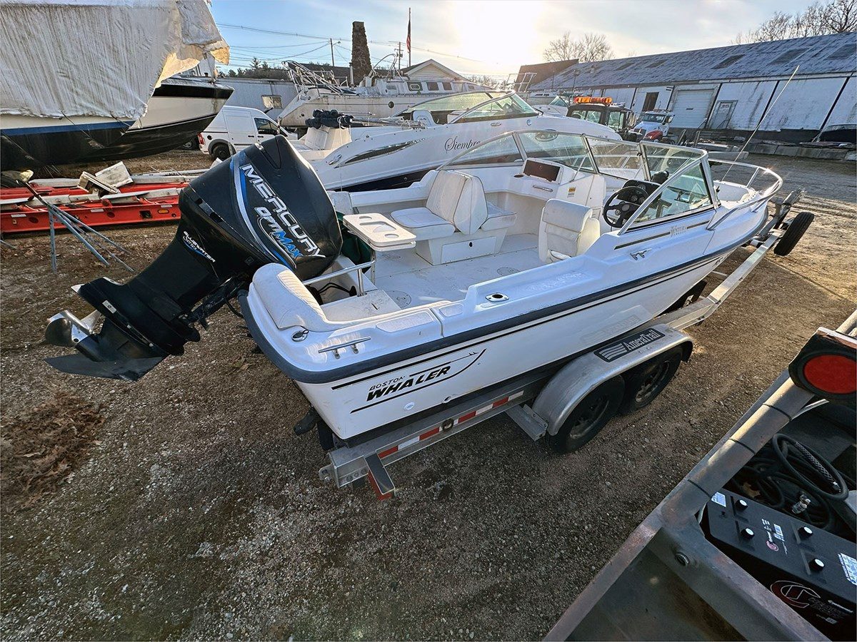 20' BOSTON WHALER 1999 VENTURA