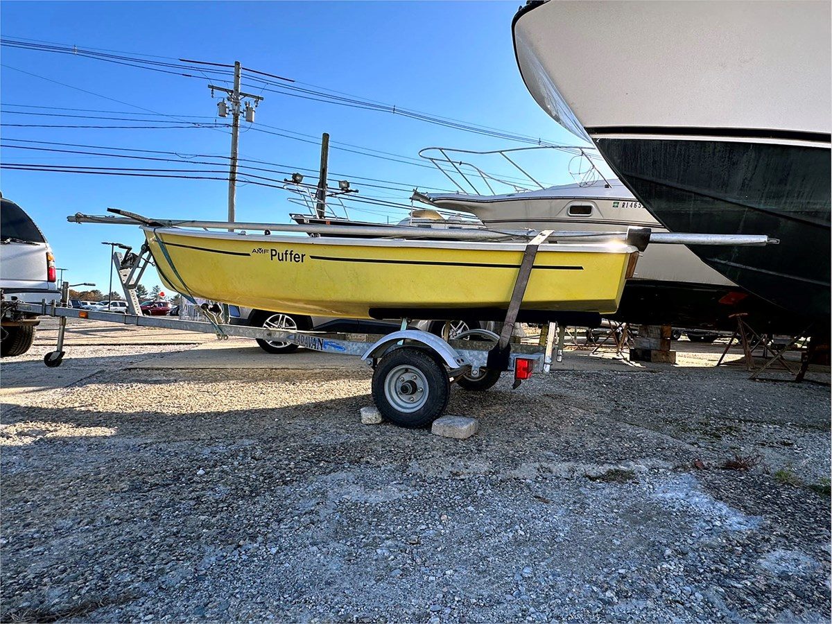 1981 AMF ALCORT PUFFER SAILBOAT
