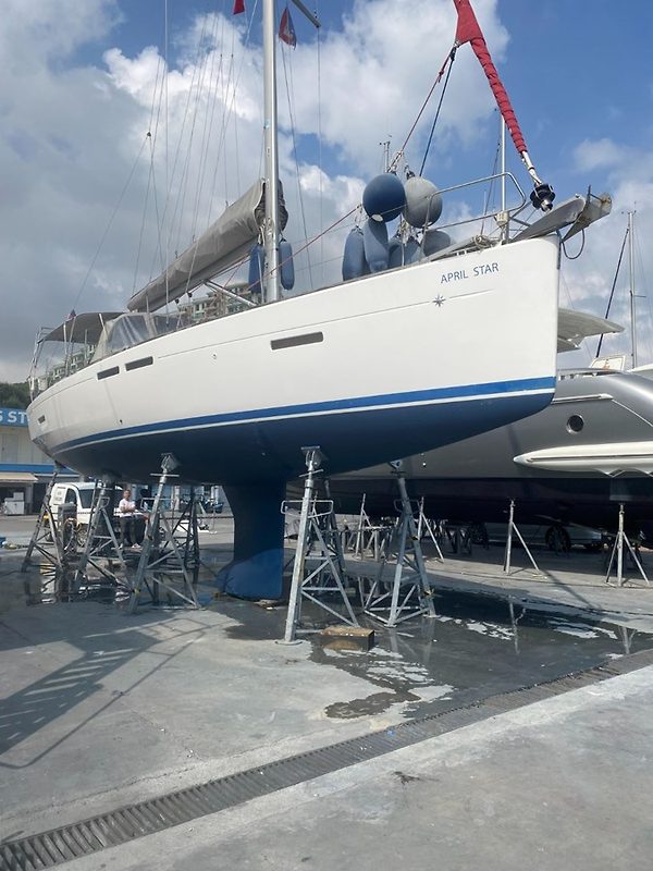 Yacht