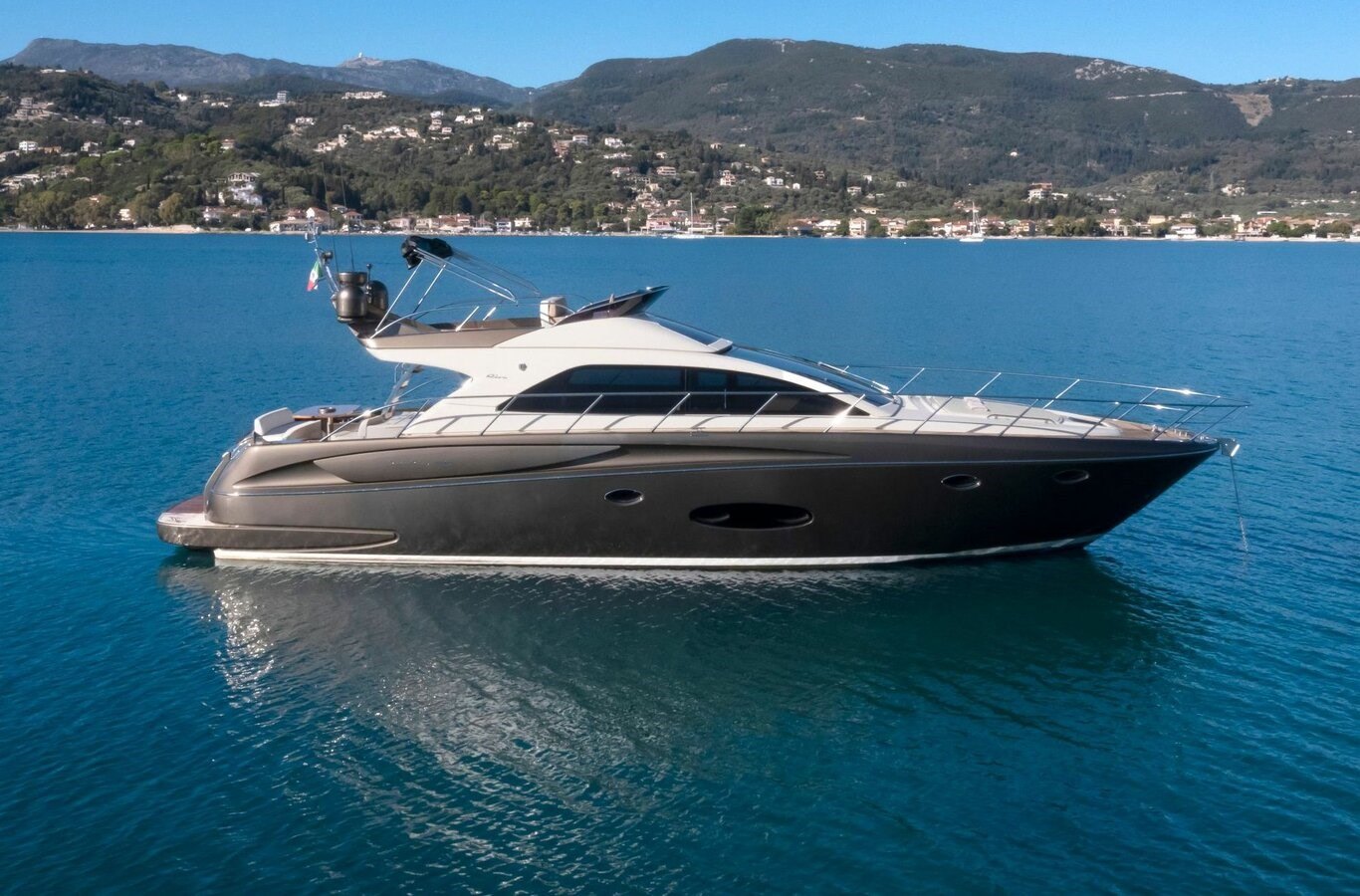 Yacht
