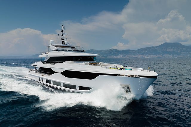 MAJEESTY 120