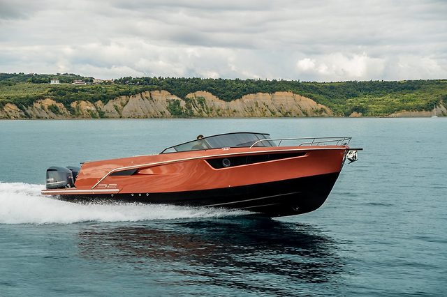 ALFASTREET 32 CABIN