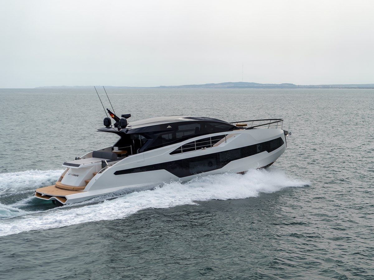 Yacht