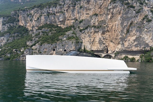 VANDUTCH 32
