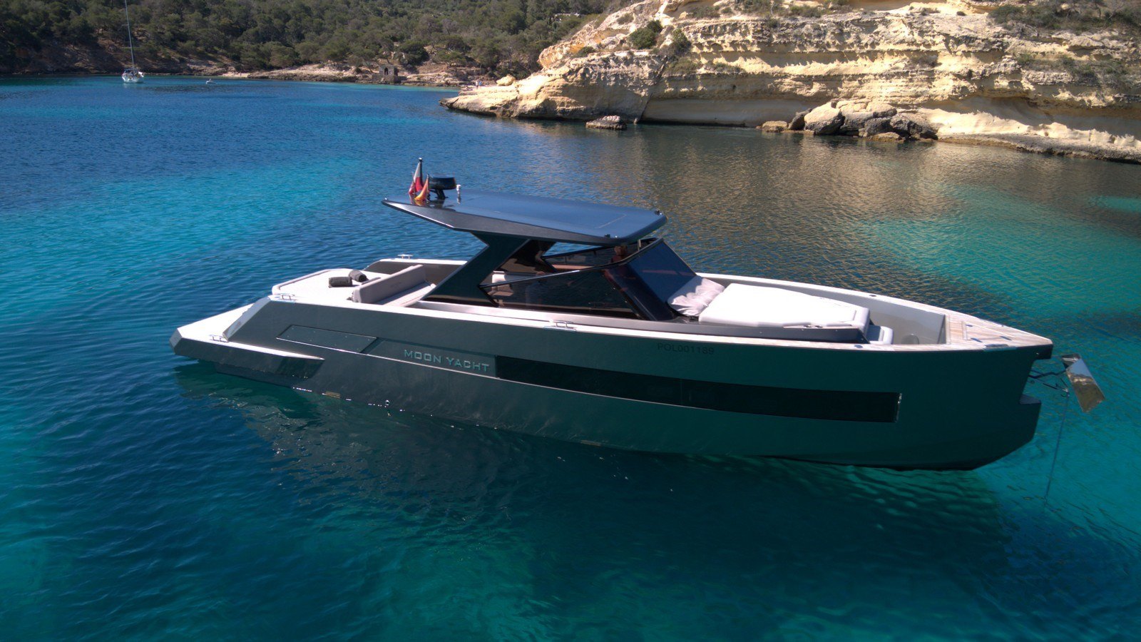 NEW 2025 MOON 45 SPORTS LINE