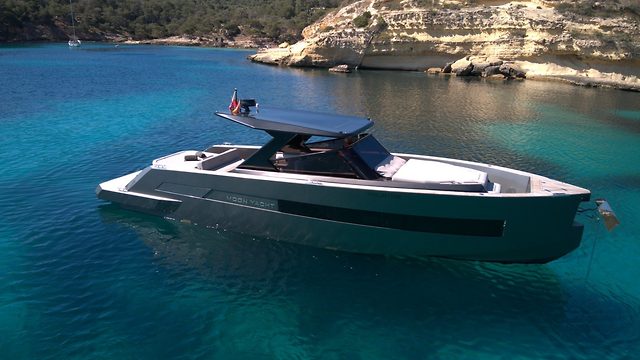 NEW 2025 MOON 45 SPORTS LINE