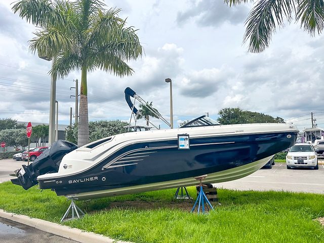 BAYLINER DX2200