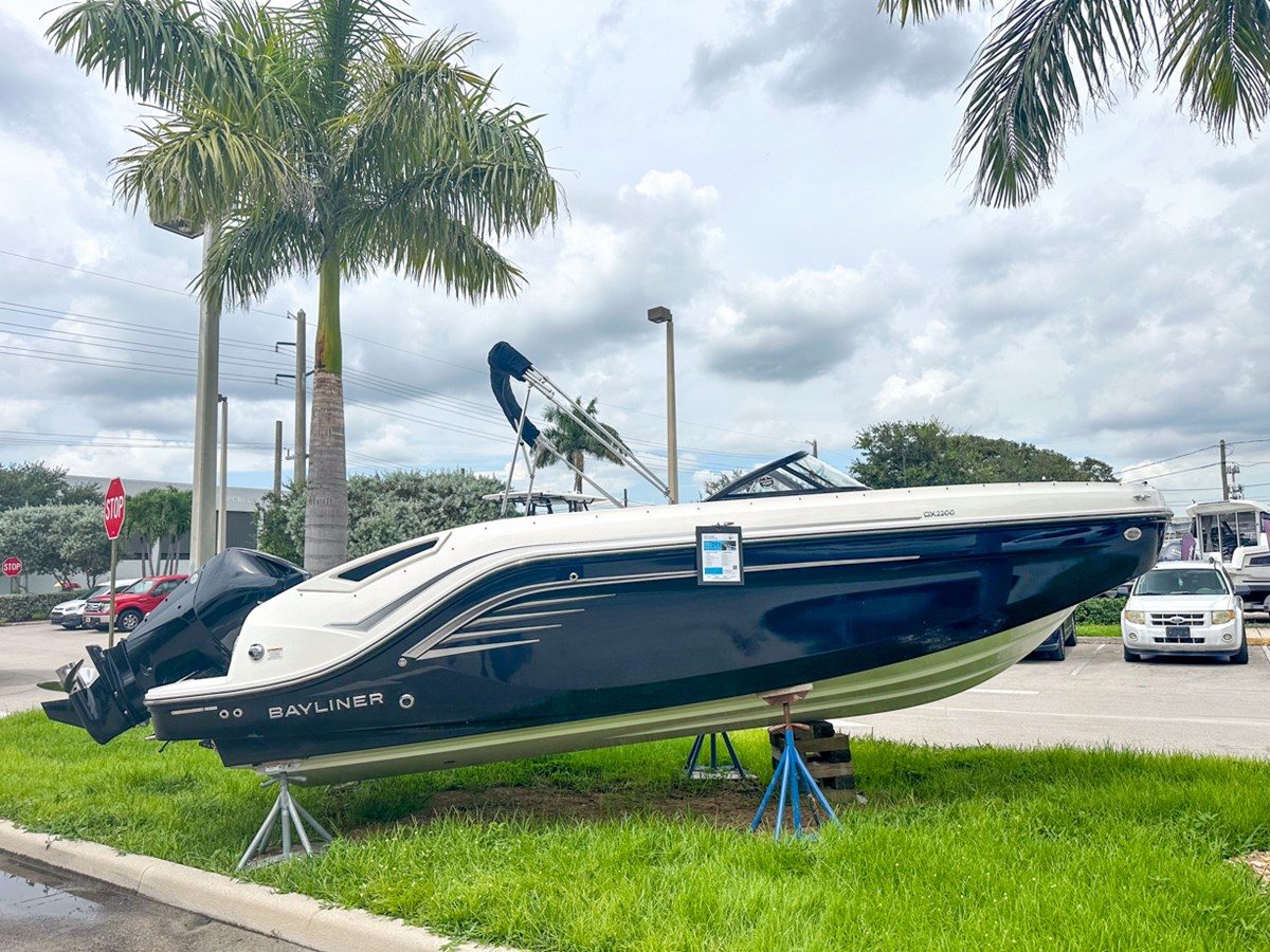 BAYLINER DX2200