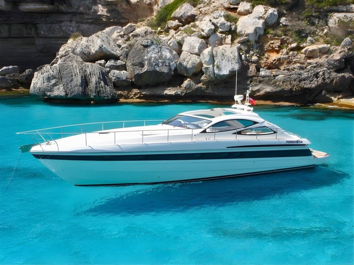 M/Y BACK IN FIVE MINUTES