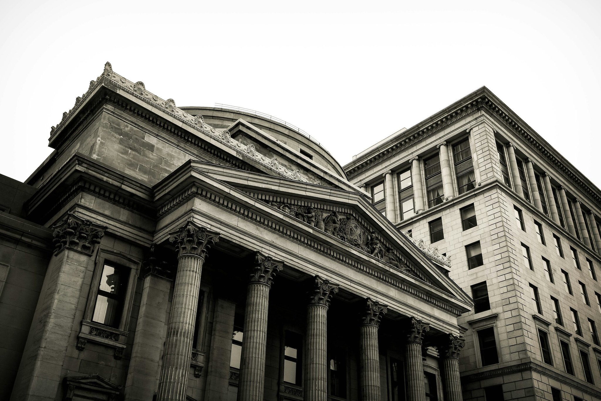 Traditional Banks vs. Marine-Focused Financial Institutions