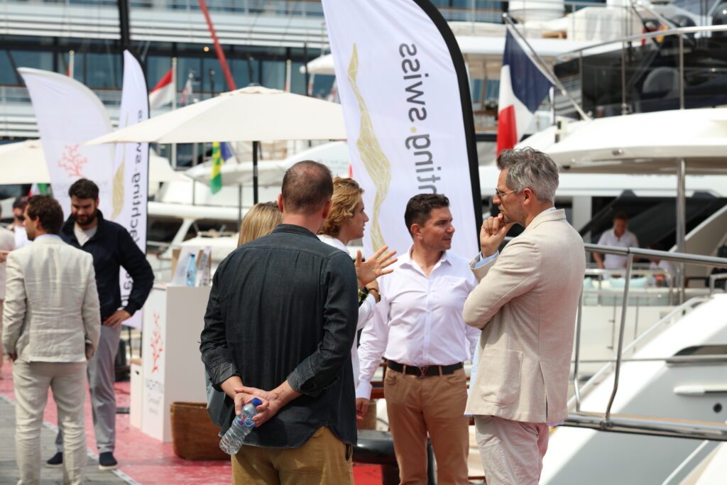 Gestione degli yacht: Fare da sé o assumere una società di gestione professionale