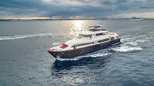 2004 Custom Line - Navetta 31m "imperial dream