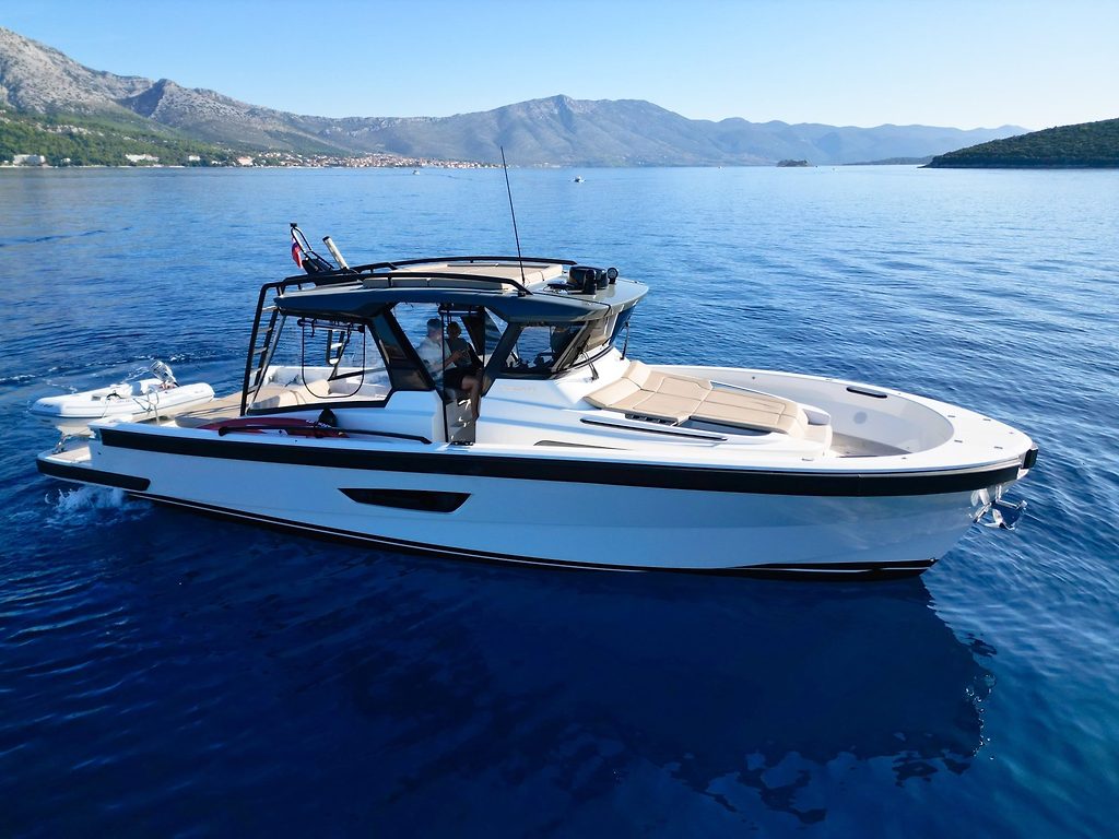 2022 Bluegame BG42 'Vaya'
