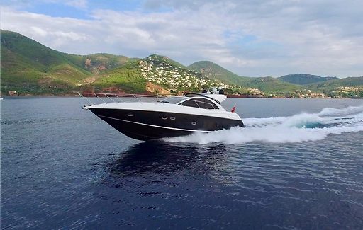 2011 Sunseeker Portofino 48 'Amazing Grace' Venduto