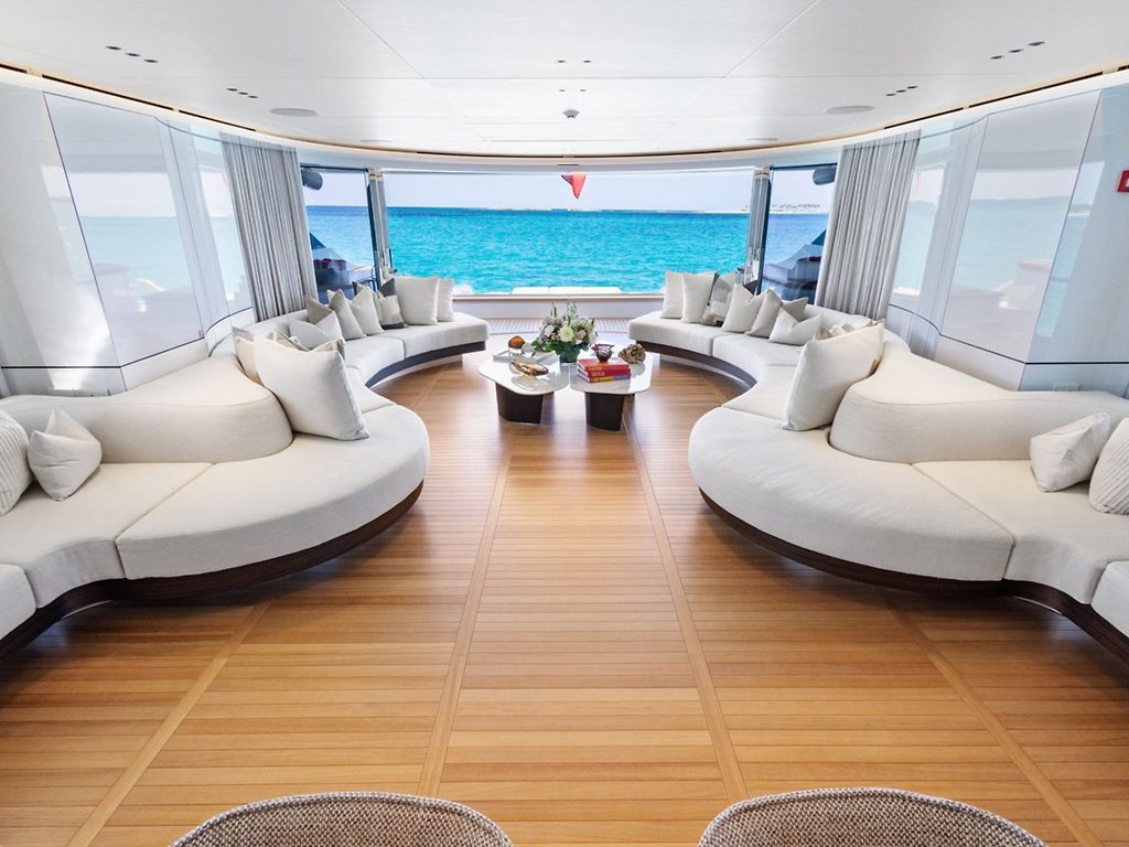 Benetti Oasis 40M CONTIGO - Successfully Sold &; Ready For Charter