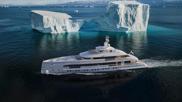 Heesen 5000