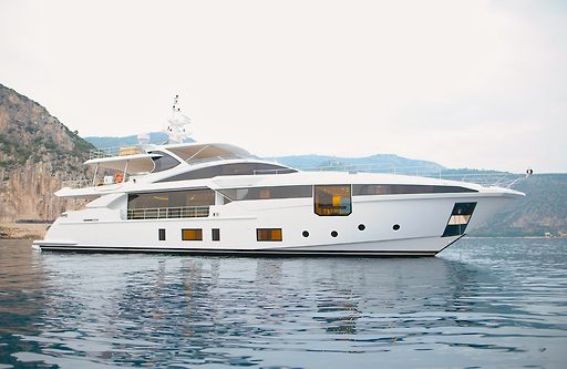 Azimut Grande 35m
