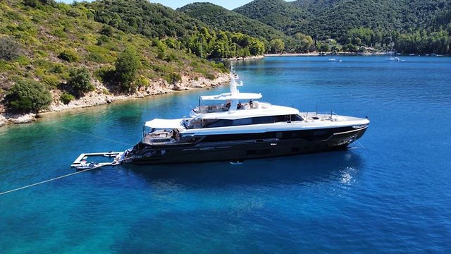 Azimut Grande Trideck