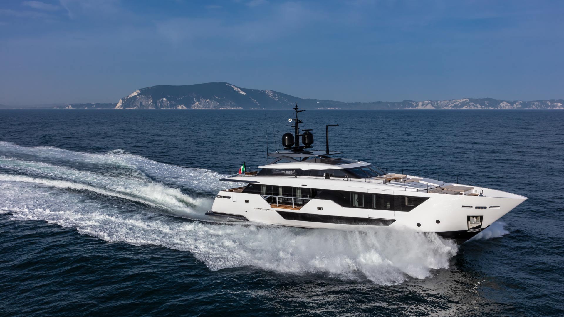 Custom Line 106′