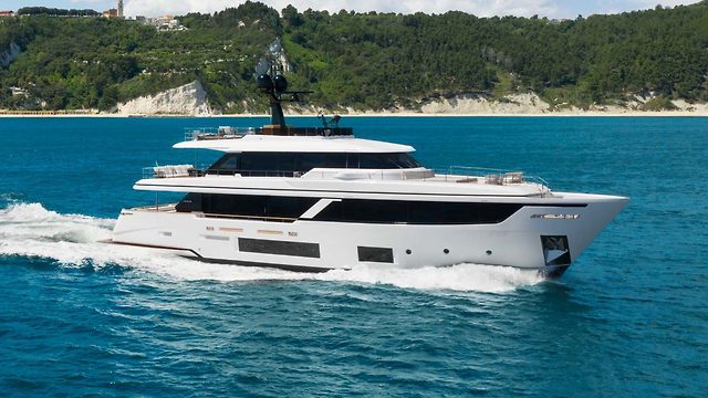 Custom Line 120′