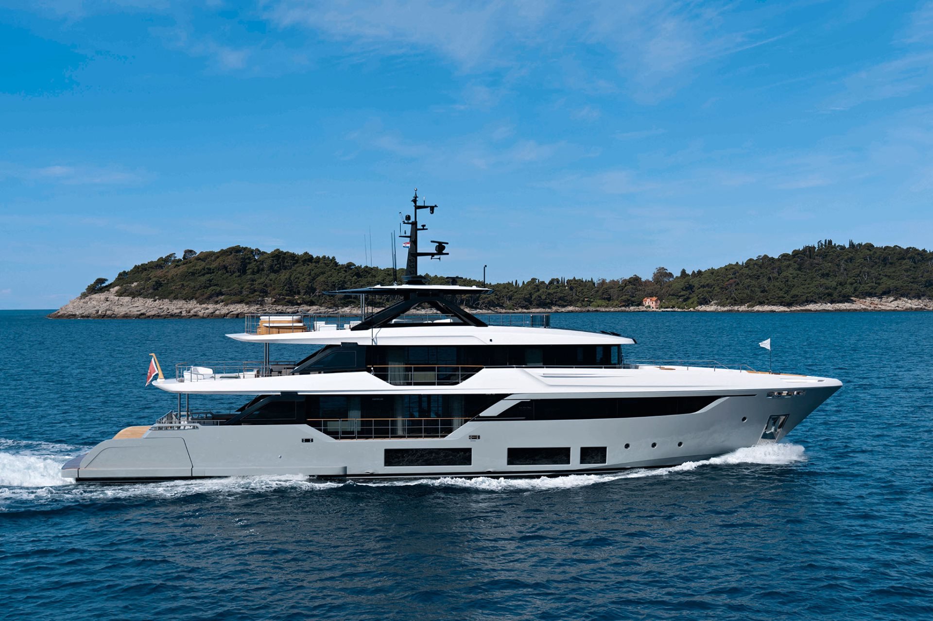 Custom Line Navetta 38