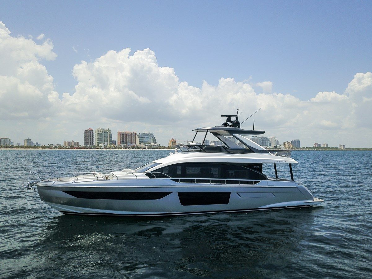 Azimut 68 Fly